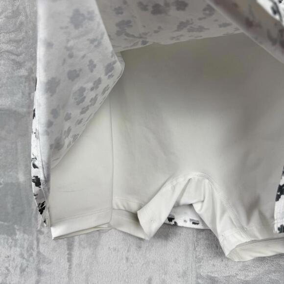 Nike Dri-FIT White Floral Skort Women’s Size XL Built-In Shorts Tennis Golf Gym - Picture 9 of 9